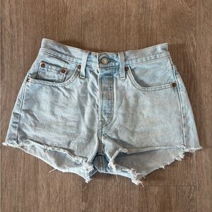 Levi’s 501 Light Wash Denim Shorts Size 25